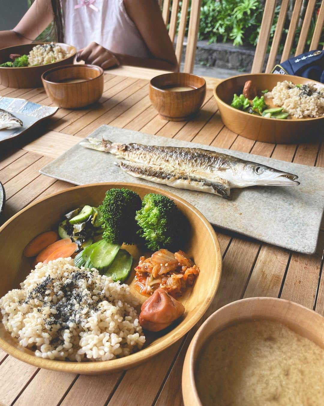 吉川ひなののインスタグラム：「朝ごはん🌳🐟☀️」