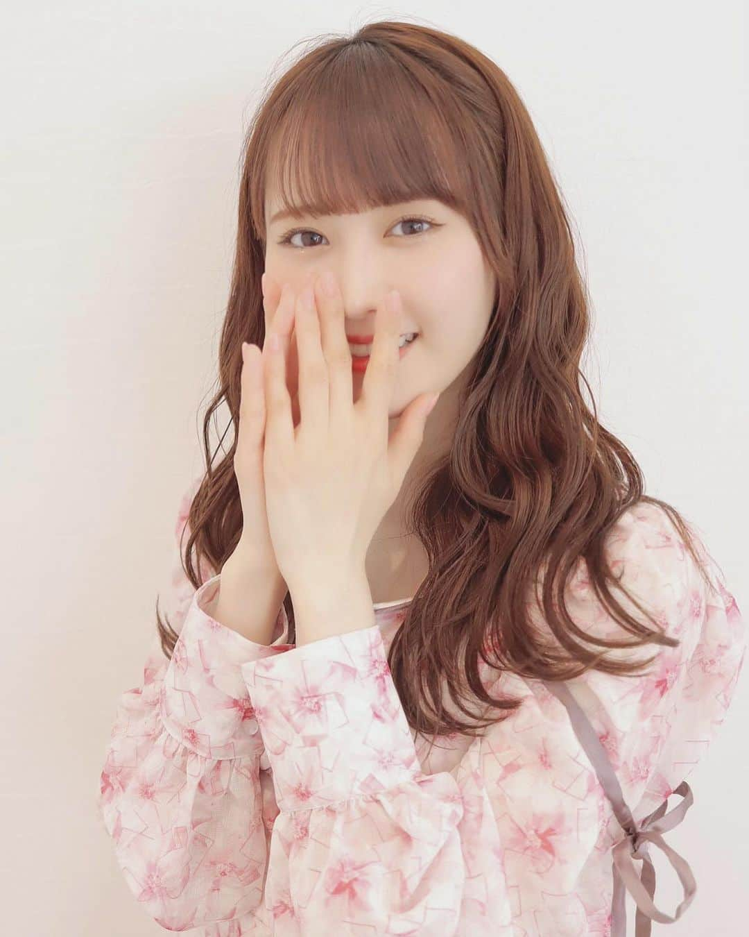 西潟茉莉奈さんのインスタグラム写真 - (西潟茉莉奈Instagram)「. . NGT48 9thシングル「あのさ、いや別に...」のジャケ写の衣装です💖 . . #ngt48 #あのさいや別に #あのべつ　 #canoneoskissx10i」7月10日 20時46分 - marina_1016.n