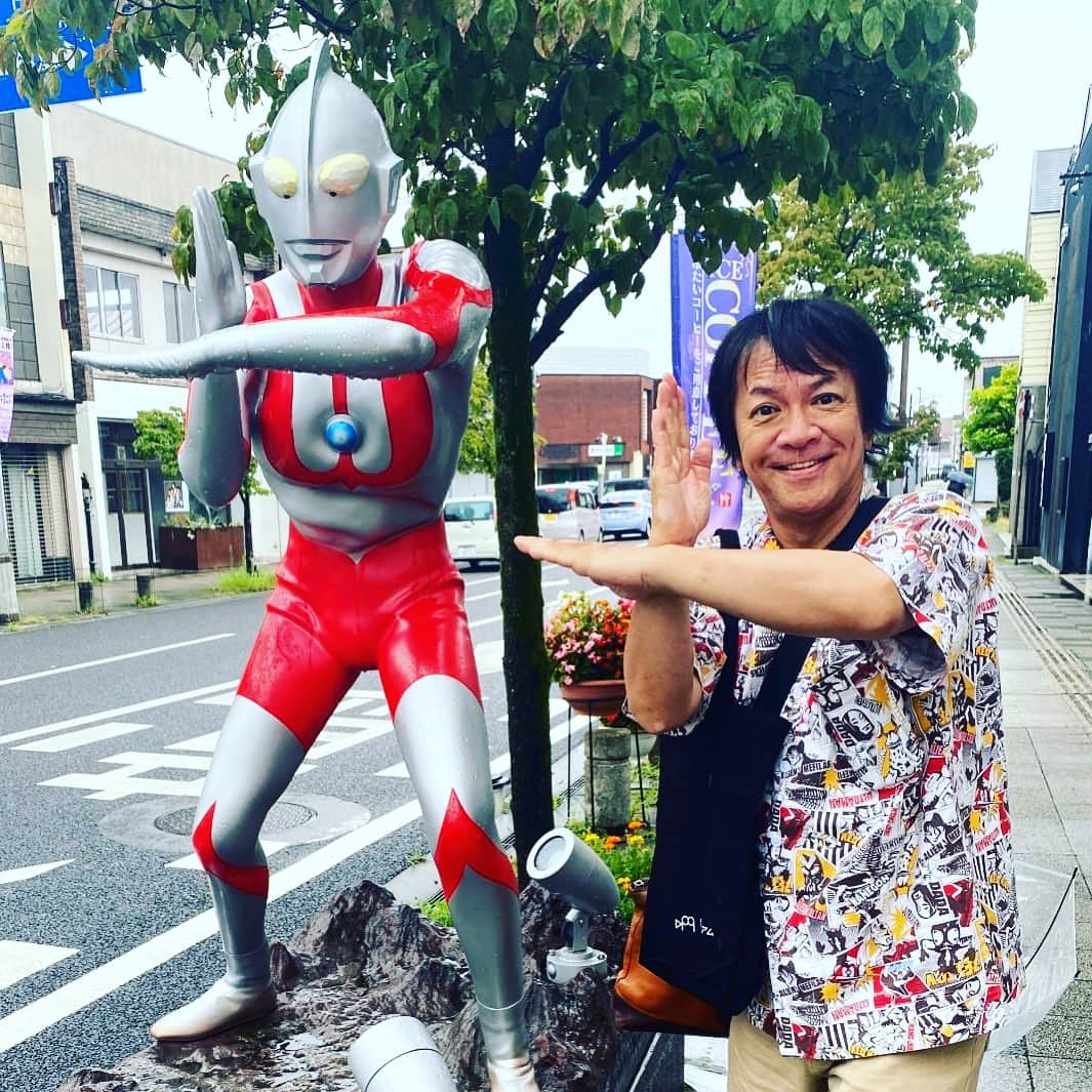 河崎実のインスタグラム：「今日は #ウルトラマンの日。何年経ってもうれしい」