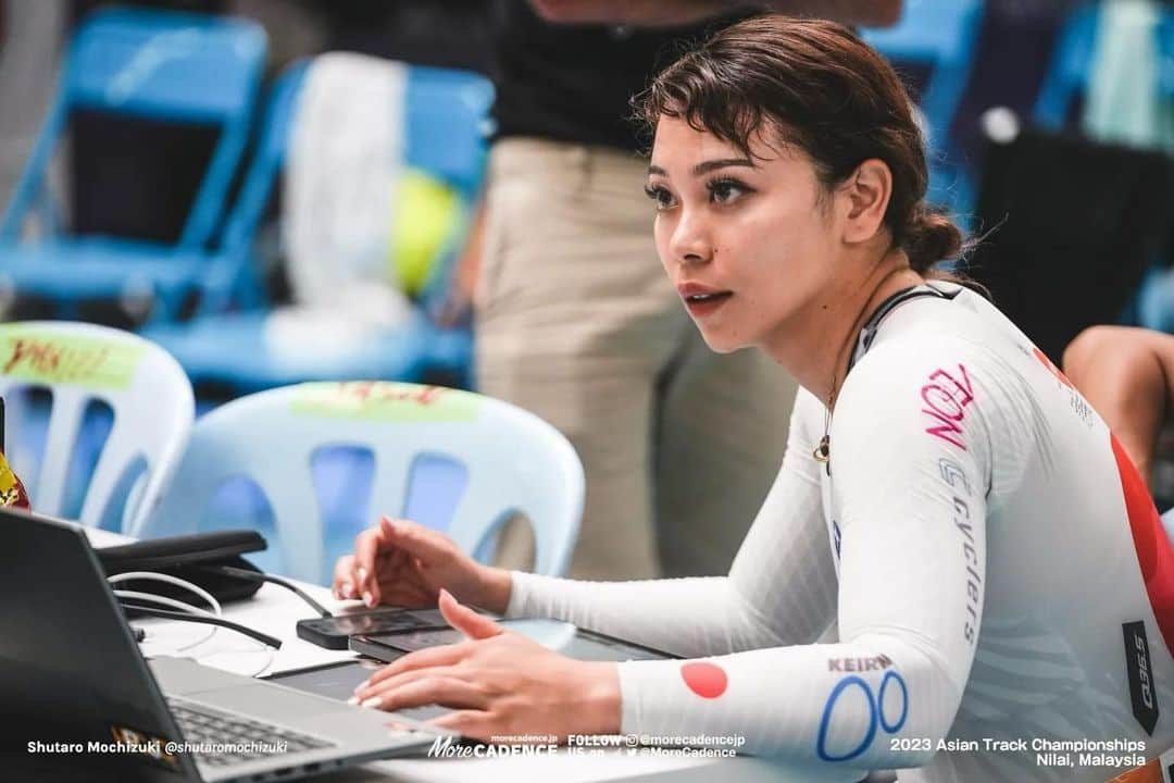 太田りゆのインスタグラム：「世界選手権に向けて準備中･･･🧚‍♀️  #teambridgestonecycling #chaseyourdream #trackcycling #trackcyclist #cycling #cyclist #cyclingphotos #sprint #sport #athlete #japan  #トレーニング #トレーニング女子 #筋肉 #筋肉女子  #アスリート #自転車 #自転車競技 #サイクリング #サイクリスト #スポーツ」