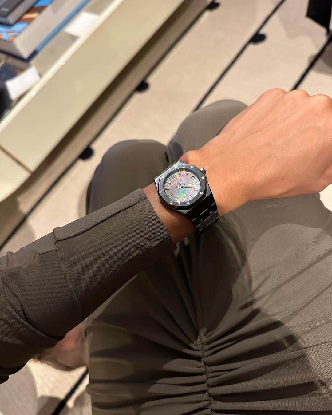 Tamara Kalinicさんのインスタグラム写真 - (Tamara KalinicInstagram)「The watch world belongs to men but not when it comes to @audemarspiguet that loves and appreciates women - a proof is the latest women’s collection that just got released(and my own watch at the very last slide) The only question is which one shall i order next? Praying to the Gods of quota every day 😜」7月10日 21時07分 - tamara