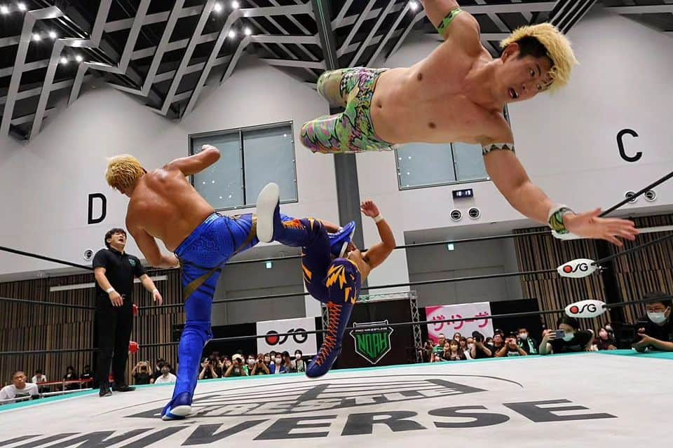 プロレスリング・ノアさんのインスタグラム写真 - (プロレスリング・ノアInstagram)「2023年7月9日 東京たま未来メッセ 【SUNNY VOYAGE 2023】  金剛解散後第一歩の拳王が青いNEWコスチュームで登場!! 清宮との“海王”が元W-1コンビから勝利。  ■見逃し配信はwrestleUNIVERSE‼️ 👀https://www.wrestle-universe.com/lives/nRAeWvg5YaVrybjgdc9cbi  ©プロレス格闘技/DX https://dx-sp.gsj.bz/dxnews.Index/detailSokuhou/?news_id=20230709001&organization_id=&company_id=&contents_id=1 . . ■プロレスリング・ノア大会スケジュール・チケット詳細はこちら↓ https://www.noah.co.jp/schedule/ -詳しくはプロフィール画面に記載のURLからご覧ください- . 🔥NOAHを見るならWRESTLE UNIVERSE‼️🔥 . 🖥️【WRESTLE UNIVERSEはこちら】 👀https://www.wrestle-universe.com/ . . Hello to all Pro-Wrestling fans overseas!! WRESTLE UNIVERSE ,the leading wrestling video subscription site,Please register!! . ⏯️WRESTLE UNIVERSE is here!! 👀https://www.wrestle-universe.com/ . . . #noah_ghc #プロレスリングノア #prowrestlingnoah #プロレス #prowrestler #prowrestling #ABEMA #wrestleUNIVERSE #プロレスフォト #instaprowrestling」7月10日 21時08分 - noah_ghc