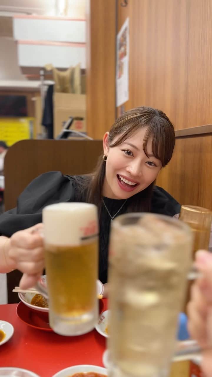 高木由梨奈のインスタグラム：「町中華さいこ〜🍺 台湾ラーメン、激辛麻婆豆腐、ニンニクチャーハン🧄🌶️ 夏場ビールが美味しいね🤤」