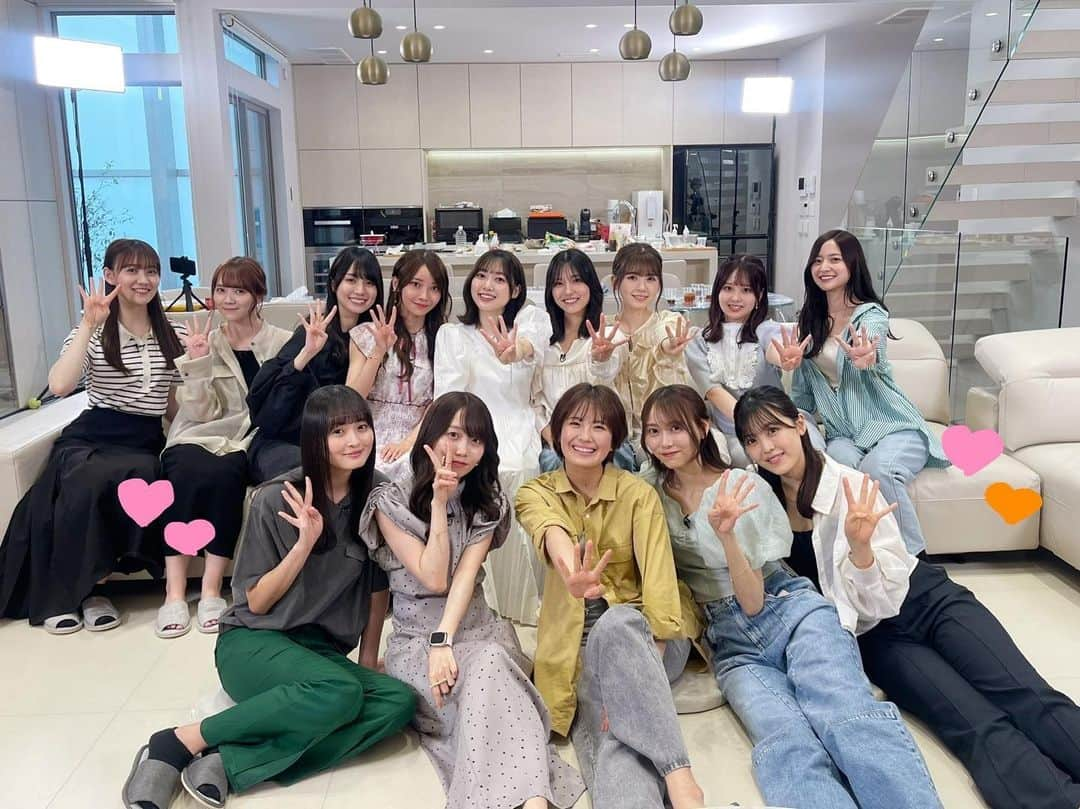 佐藤璃果のインスタグラム：「. NOGIZAKA ROOM SHARE 4期生  のぎ動画にて公開中です  たくさんの思い出たち🌟    #乃木坂46 #佐藤璃果  #licagram #4期生」