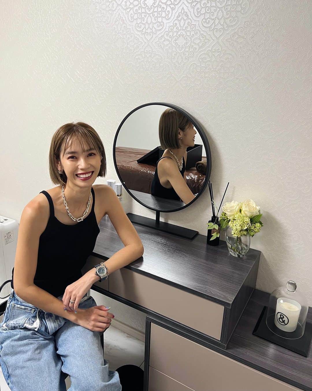 のインスタグラム：「大好きな夏がはじまり、 1ヶ月程サボり気味だった、トレーニングも再開🔥 更に　@and__beaute  にて温感デドックススリムボディ90分もお願いして全身しっかり整えてもらいました。 露出の多い季節だからこそ、いつも以上に🏋️♡  #表参道#明治神宮#筋トレ」