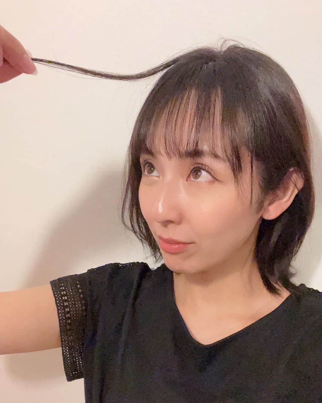 若林翔子のインスタグラム：「. . 髪暗くしたよん。 絶妙なこの暗さがいい感じ🤭  #ボブヘア　#髪暗め女子」