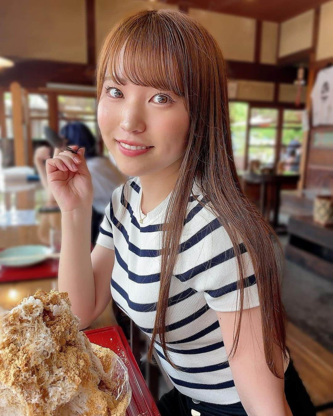 坂東遥さんのインスタグラム写真 - (坂東遥Instagram)「🍧🍂  ここのかき氷 ハーフサイズなんだけど 写真じゃ伝わらないぐらい 大っきいの！！😳  かき氷巡り〜🍧🍧」7月10日 21時17分 - b.haruka1103