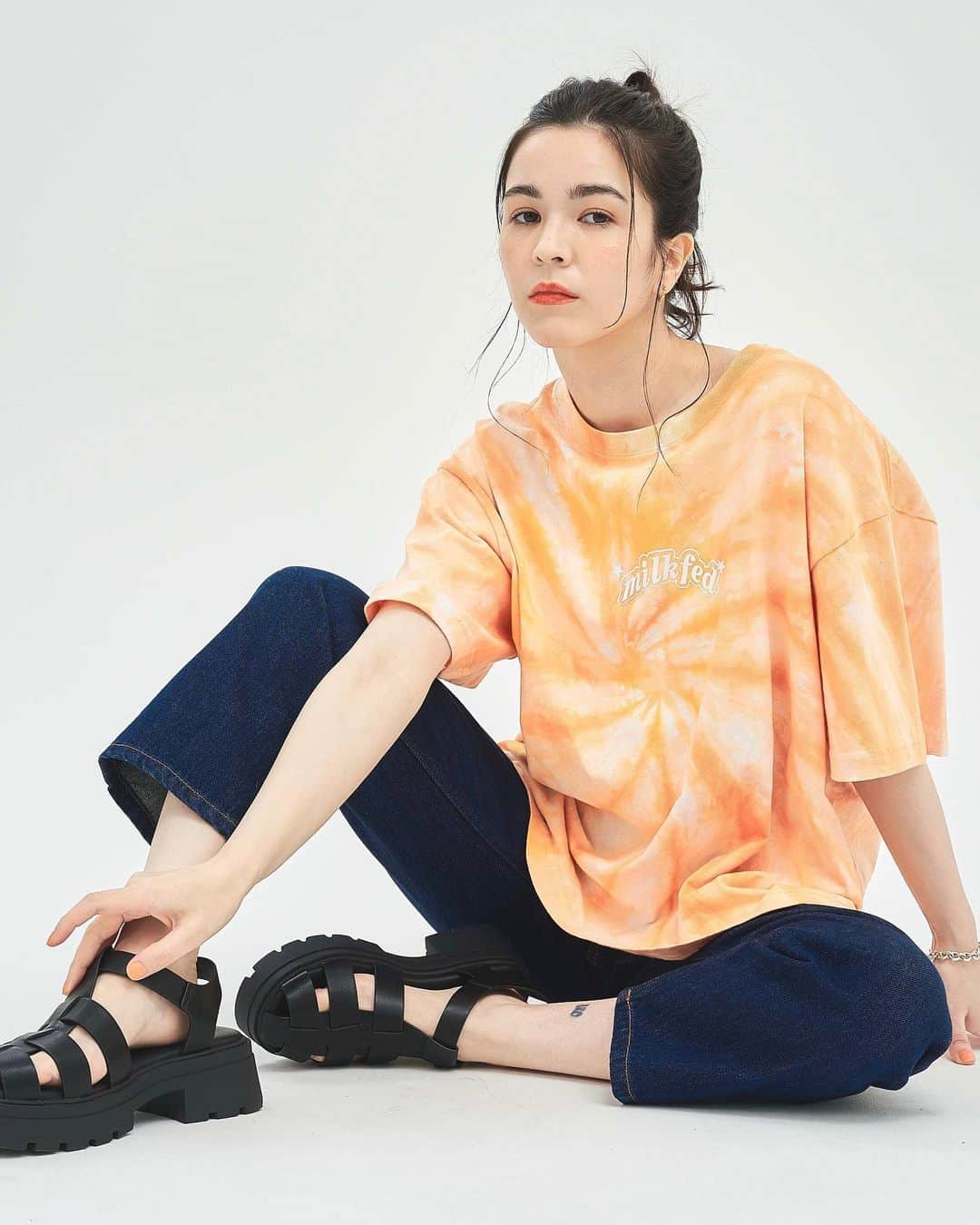 MILKFED.さんのインスタグラム写真 - (MILKFED.Instagram)「【SUMMER DENIM CODE】 ⁡ ☑︎ REGULAR JEANS カラー:INDIGO,LtINDIGO サイズ:S,M ⁡ ⁡☑︎ TIE DYE TOP カラー:ORANGE,LtPINK,BLUE サイズ:ONESIZE  ⁡ ⁡ #milkfed #milkfedjp #ミルクフェド #ガーリーストリート #カジュアルコーデ #大人カジュアル #カジュアルコーデ大人可愛い #新作 #夏服コーデ #夏コーデ #夏カラー #夏アイテム #カジュアルガーリー #ガーリーカジュアル #ストリートファッション #ミルクフェドデニム #夏デニム #デニムコーデ #インディゴデニム #ストレートデニム #ジーンズ #ジーンズコーデ #シャツコーデ #tシャツコーデ #tシャツデザイン #カラーtシャツ #タイダイ #タイダイTシャツ #ビッグTシャツ」7月10日 21時36分 - milkfedjp