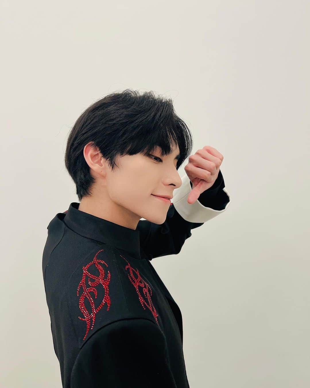 シャオジュン（XIAOJUN）のインスタグラム：「Thanks Macao！Big love💚 see u soon」