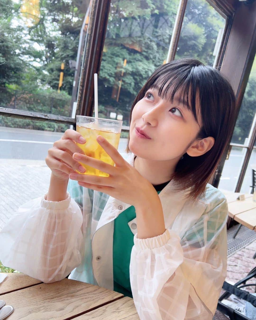 磯原杏華のインスタグラム：「だいすきな友達と♡  好きな子といると目に光入るね？？  今月も会う予定定めました 早く会いたーい👶🏻👶🏻  #マスカットティー」