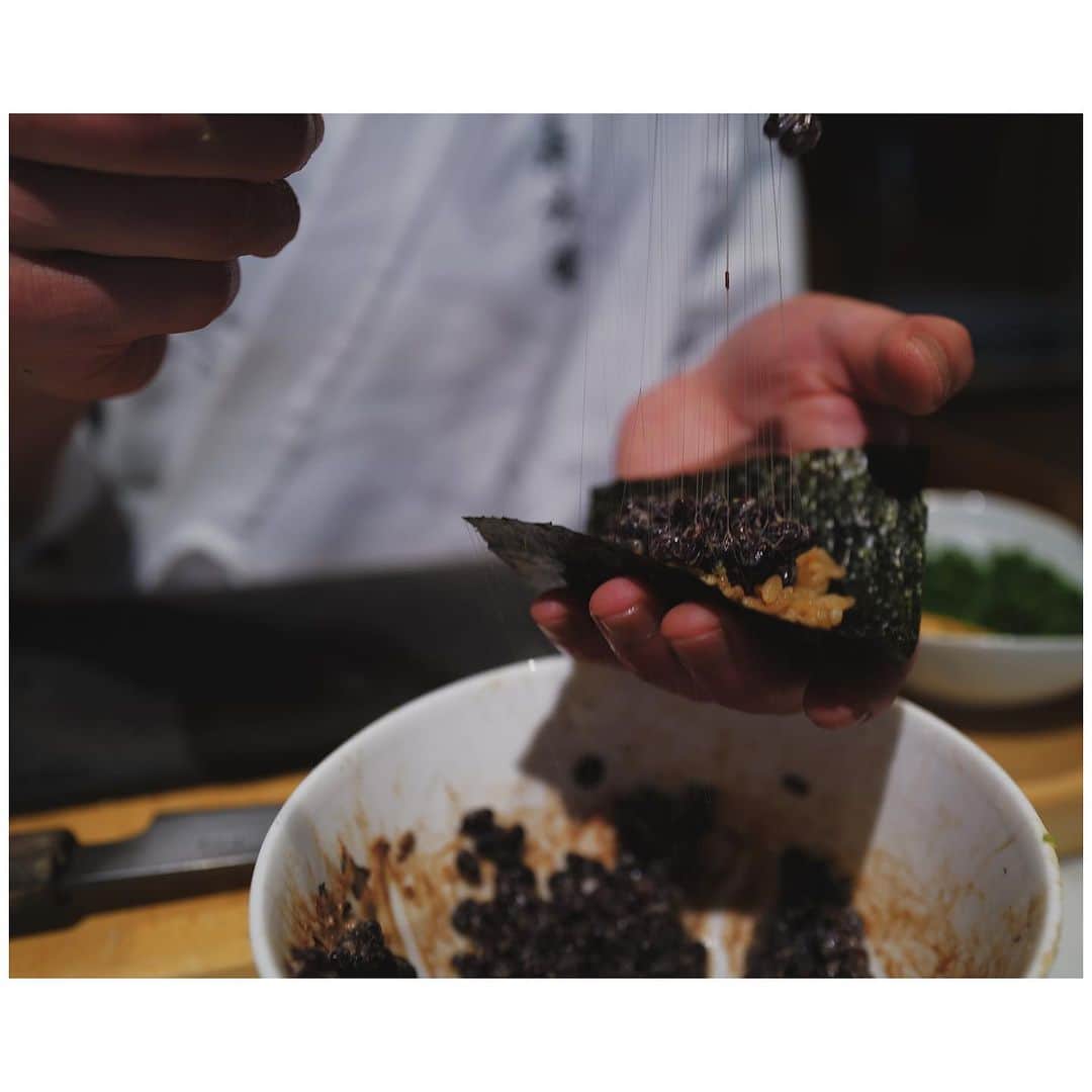 JUNNAさんのインスタグラム写真 - (JUNNAInstagram)「七月一〇日は納豆の日 @blenda0305 がこだわって作った納豆ブランド！  "ナナイチマル" @nanaichimaru_natto_official のお披露目試食会へ  豆にしっかり味があって小粒で食べやすくてとっても美味しかった...  今日はたくさんのトッピングと納豆のコラボレーションも体験。オリーブオイルにガーリックと生胡椒をかけたり、拘りのお醤油、キムチ、しらす、梅干しetc...組合せ♾️ @taka___92 @nagaya_koji @nanadaime_yamari @usagifarm_ai @gomatocafe @toyoshoyu   日頃から拘りの食材に触れている、あっちゃんらしい 本格派納豆！納豆好きも納豆苦手な人にもオススメしたい 臭みの無い納豆🫘🥢  私は納豆大好きだからこれからはナナイチマルを定期購入したい。  #納豆」7月10日 21時42分 - junna