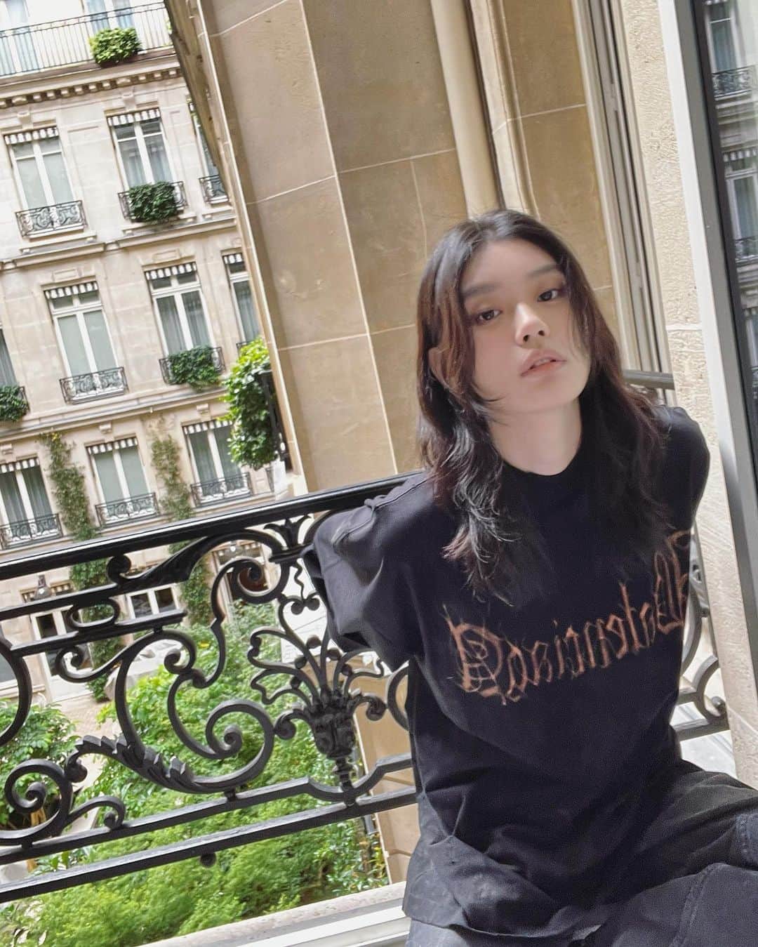 ミン・シーのインスタグラム：「🤎」