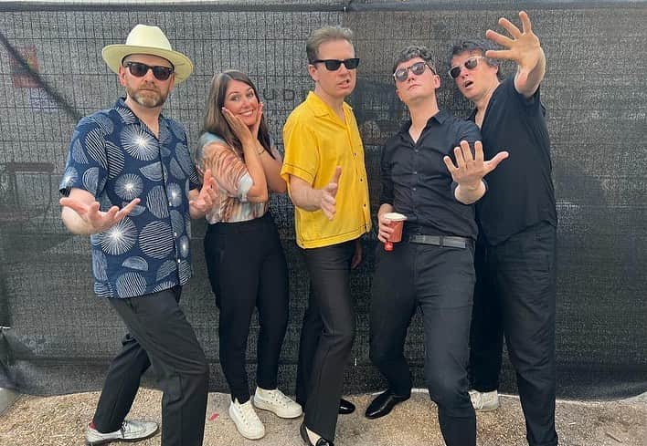 フランツ・フェルディナンドのインスタグラム：「Hanging out backstage at @festival_musilac on Saturday. Thanks to everyone who came out to see us.   📸 @tasselldawson」