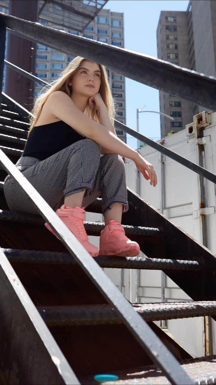 のインスタグラム：「Who do you love to wear your Flames with? #LAGear #LAGearStyle #sneakers #backtoschool #kicks #LylianaWray 📸 @richardcordero」