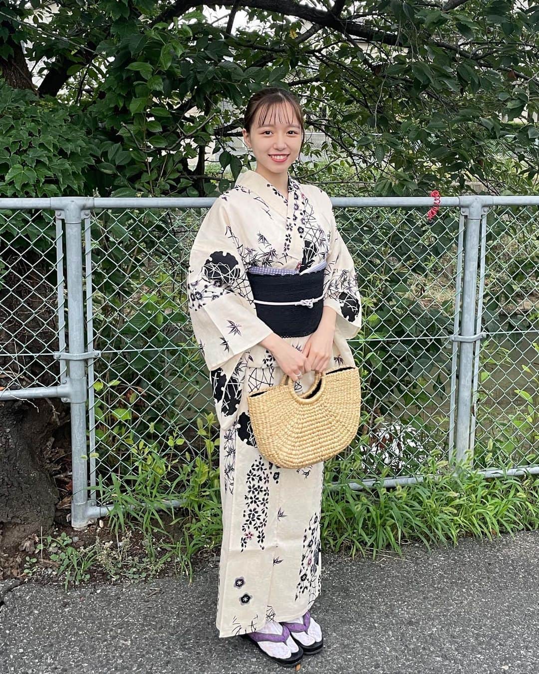 神岡実希のインスタグラム：「ー 七夕🎋 いっぱい食べた🤤 型抜きで500円儲けた✌️ #七夕 #浴衣 #浴衣女子 #浴衣ヘア #七夕祭り」