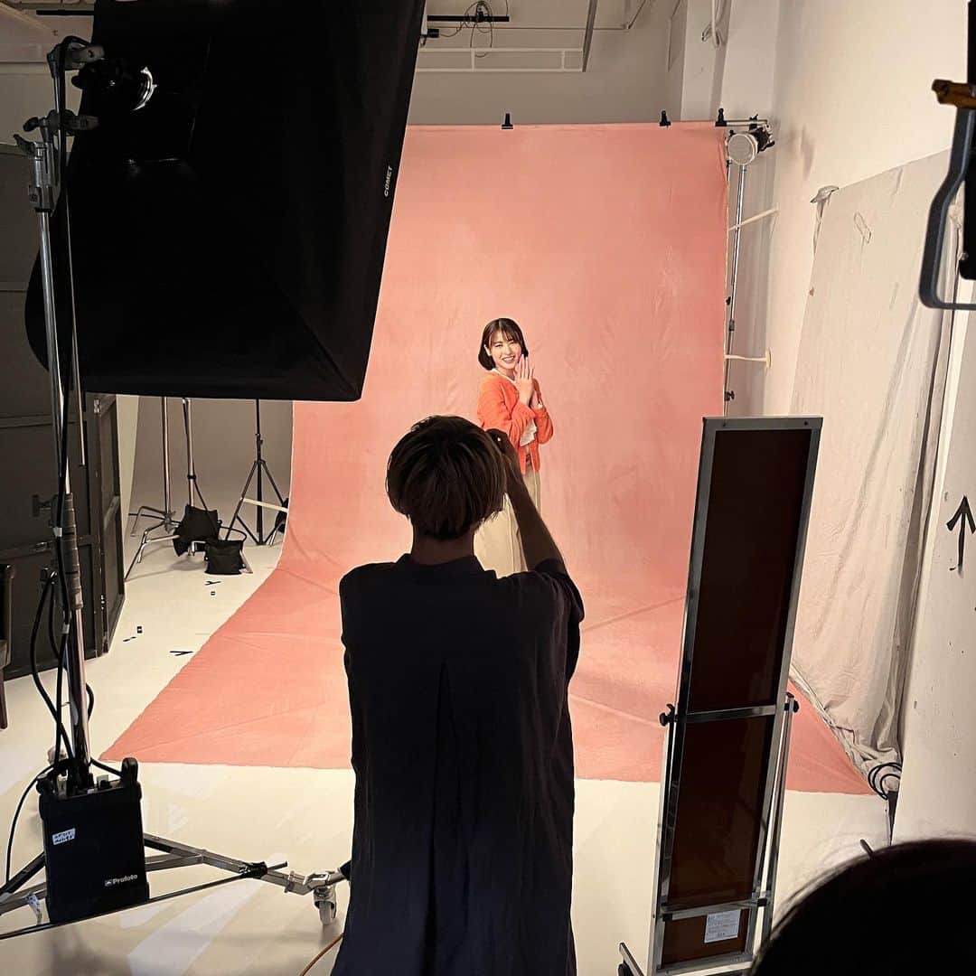 矢島舞美のインスタグラム：「. 8/12〜19三越劇場にて上演する舞台『いいね！光源氏くん』本日顔合わせと本読みがありました！！✨ いよいよスタートするんだなぁ‼︎ここからみんなで積み上げて行った先にどんな景色が待っているのか、、、ワクワクしながらも、悩む日々が続くと思います✊そんな時間も楽しんで、しっかり沙織と向き合いたいと思います✨✊ よーし！！たのばっていくぞおおおお✊ . 写真はビジュアル撮影の時の📷 . . #矢島舞美#舞台#いいね光源氏くん」