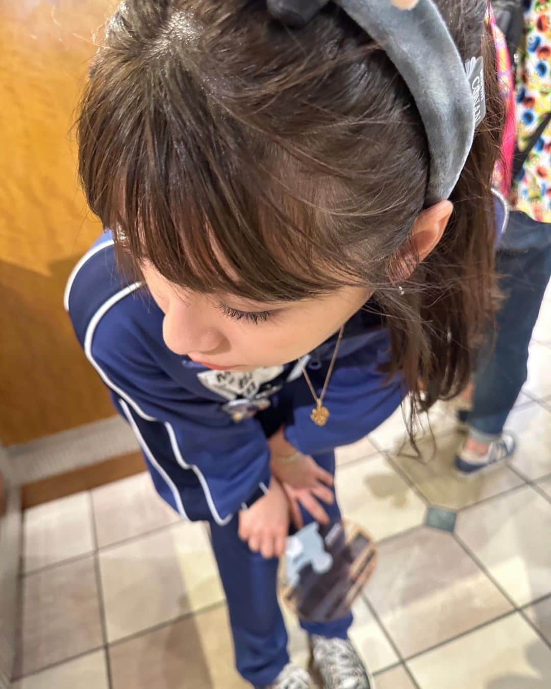田中美麗さんのインスタグラム写真 - (田中美麗Instagram)「「⚽️オタ活日記👓」  先日体調も優れなく、なかなか行くタイミングがなかったコナンの旅に駆け込みで行ってきました〜  閲覧注意です笑  かなりのオタクやってるから引かないでね？  今回は警察学校編の松田のジャージを着て行ってきました〜 ガチです。  やっぱコナンは世界を救う🌍  暑かったけど、たのしかった！！ コナン好きでも、謎解きは苦手、、、  #名探偵コナン #名探偵コナン好きと繋がりたい #名探偵コナン黒鉄の魚影 #conan  #真実はいつもひとつ #usj #osaka」7月10日 22時49分 - mirei_tanaka_
