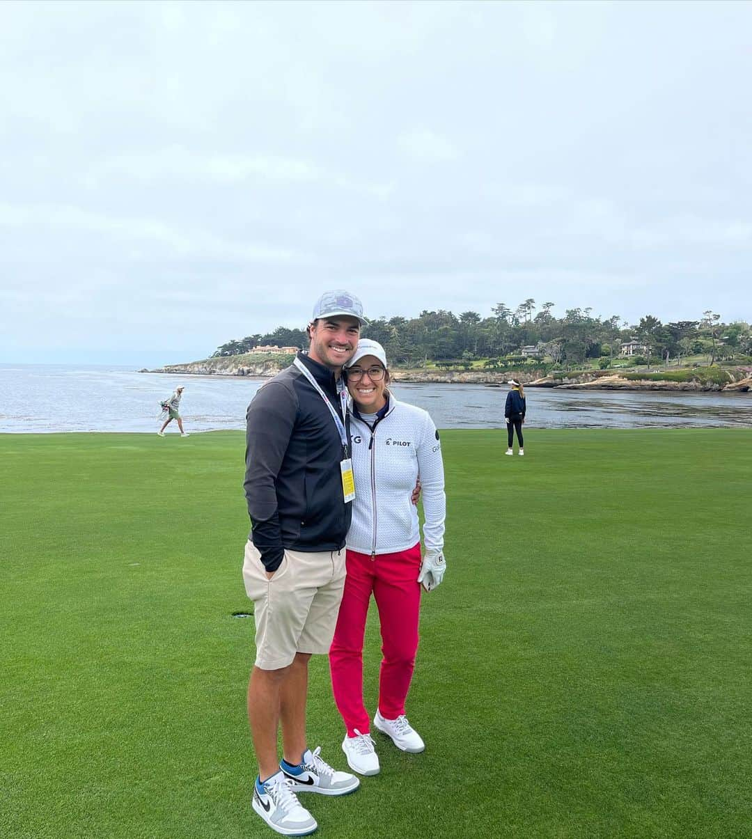 マリナ・アレックスさんのインスタグラム写真 - (マリナ・アレックスInstagram)「Pebble Beach 😍! If you told me as a kid I would be competing in my 9th @uswomensopen here I’d probably say you are crazy.  It’s a week for the memory books! Pebble is truly one of those sacred places. Glad I was able to share it with friends and family ❤️  Bittersweet to see one of my besties playing her last event @michellewiewest but happy I was able to share some of the week with her, love ya bud!   Also having a front row seat watching @allysoncorpuz take down this heck of a course was pretty neat! Congratulations to you!!!!」7月10日 22時49分 - marinaaadee