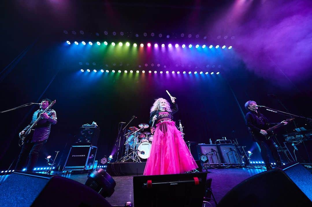 JILLのインスタグラム：「20230702東京HULIC HALL 虹の向こうへ  photo by アンザイミキ  7月22日-仙台rensaホール 7月23日_函館金森ホール —————————————- PERSONZ「I AM THE BEST TOUR」 6月18日_高知県立県民文化ホール グリーンホール 6月24日_札幌CUBE GARDEN 7月02日_ヒューリックホール東京 7月22日-仙台rensaホール 7月23日_函館金森ホール 8月04日_名古屋ダイアモンドホール 8月05日_大阪クラブクワトロ 8月11日_新潟LOTS 8月12日_高崎芸術劇場スタジオシアター 8月26日_福岡電気みらいホール —————————————-  #jillpersonz  #personz  #youtubepersonzチャンネル #note  #jillpersonz  #エアプレ #JILLプレ #ラジオ高崎 #三味線jill屋」
