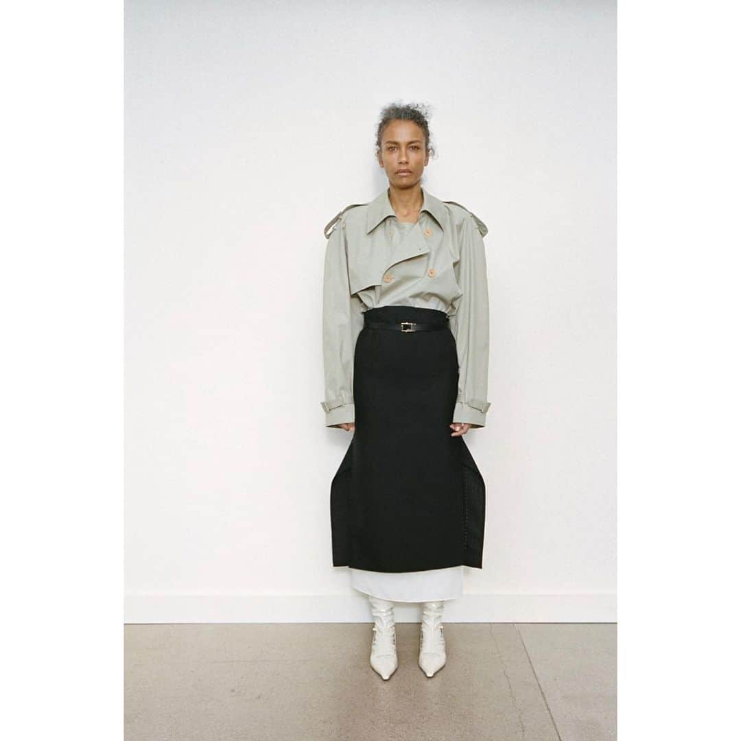 THE ROWのインスタグラム：「Fall 2023 Womenswear and Menswear Collections  Now Available on www.therow.com」