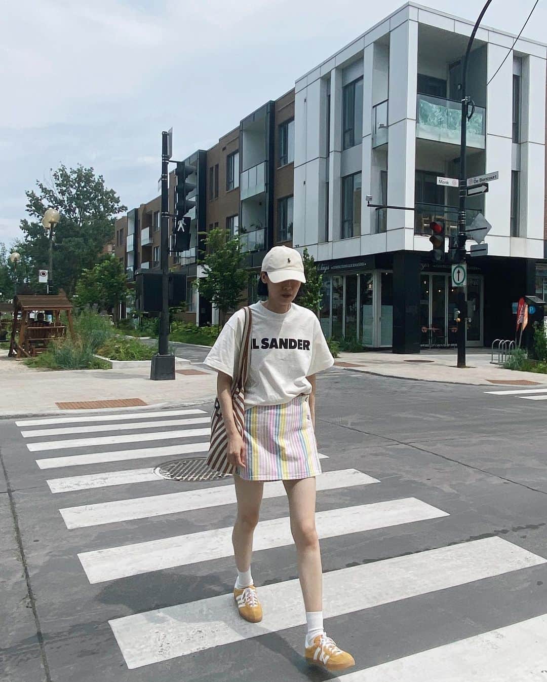 mixmatchisthekeyのインスタグラム：「mini skirt 🌈」