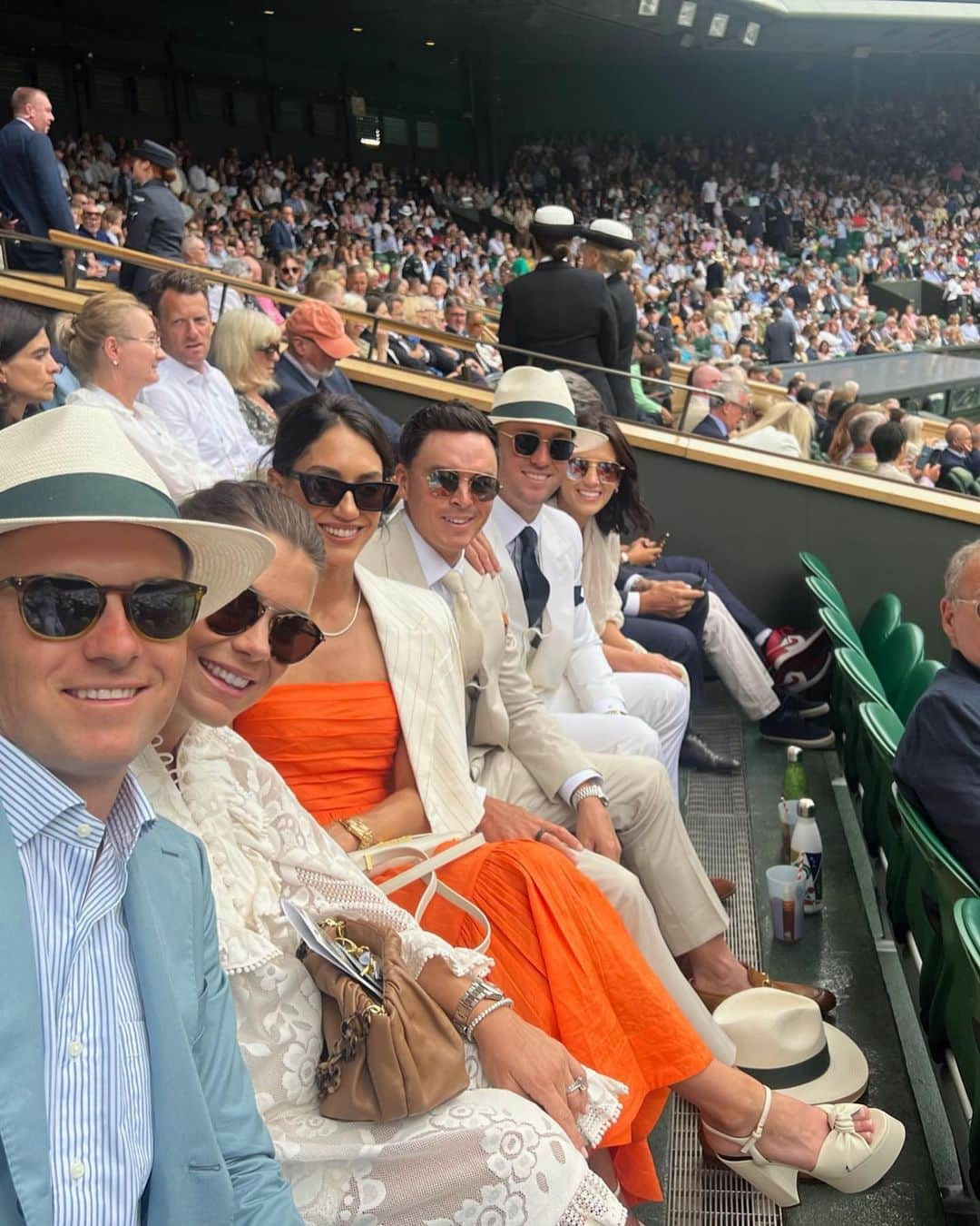 アリソン・ストーキーさんのインスタグラム写真 - (アリソン・ストーキーInstagram)「Cheers to a couple of fun Sundays 🥂 Proud of @rickiefowler and the whole team in so many ways and very thankful to have amazing family and friends to do life with」7月10日 23時37分 - allisonstokke