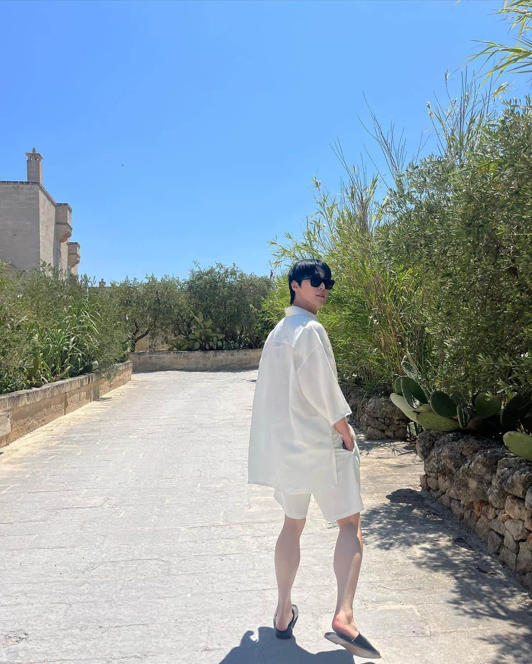 ドヨンさんのインスタグラム写真 - (ドヨンInstagram)「🏊🏻‍♂️😎  #DGAltaSartoriaxDOYOUNG #DGxDOYOUNG」7月10日 23時47分 - do0_nct