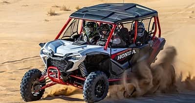 Honda Powersports USさんのインスタグラム写真 - (Honda Powersports USInstagram)「The new Talon 1000R-4 FOX Live Valve. This new Talon really extends the Talon family line, bringing you a four-seat model built for rugged, wide-open terrain like the two-seat Talon 1000R. Plus, like the other models in the Talon line. The 2023 Honda Talon 1000R-4 FOX Live Valve is loaded with updates: Better mud and weather protection. New full-coverage doors with more storage. New aluminum wheels. New wiring that makes adding accessories easier than ever. New accessories. New colors, and new suspension settings. Like every Talon in our lineup, it features our 999cc Honda Unicam engine and exclusive automatic Dual-Clutch Transmission (DCT) driveline.   - Honda Powersports   Visit powersports.honda.com for more information」7月10日 23時53分 - honda_powersports_us