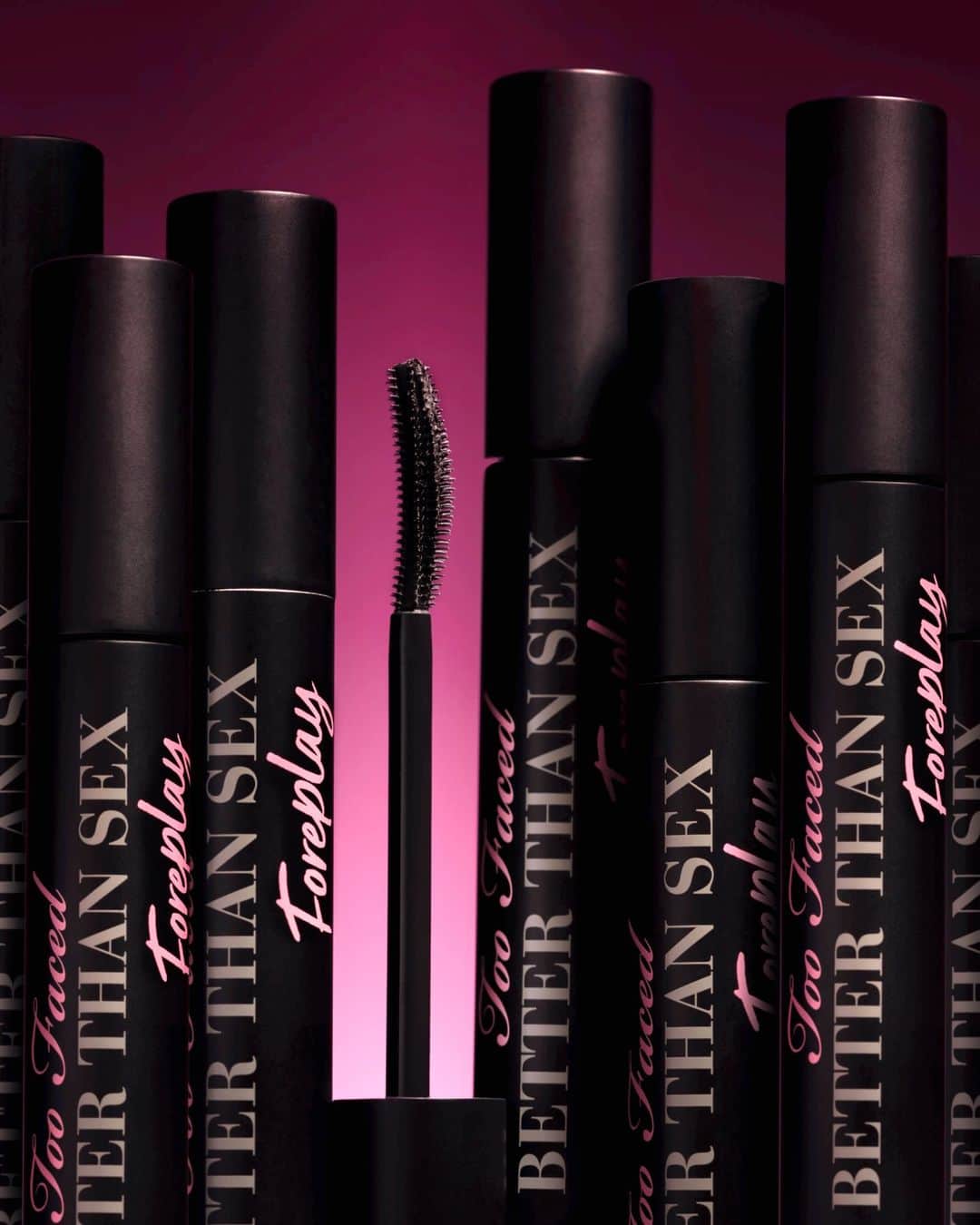 Too Facedのインスタグラム：「Ready to take your lash game to the next level?! 😉🖤✨ Our NEW Better Than Sex Foreplay Mascara Primer will lengthen, thicken, and lift lashes for 24+ hour improved mascara wear! Tap to shop! #toofaced #tfcrueltyfree」