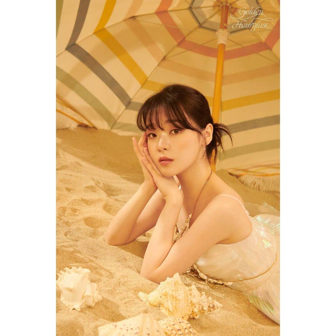 OH MY GIRLさんのインスタグラム写真 - (OH MY GIRLInstagram)「OH MY GIRL 9TH MINI ALBUM [Golden Hourglass]  CONCEPT PHOTO #Light #승희 #SeungHee  2023.07.24 6PM (KST)  #오마이걸 #OHMYGIRL #OMG #Golden_Hourglass」7月11日 0時09分 - wm_ohmygirl