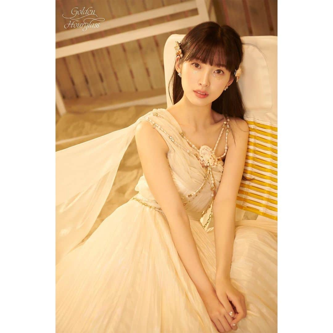 OH MY GIRLさんのインスタグラム写真 - (OH MY GIRLInstagram)「OH MY GIRL 9TH MINI ALBUM [Golden Hourglass]  CONCEPT PHOTO #Light #아린 #Arin  2023.07.24 6PM (KST)  #오마이걸 #OHMYGIRL #OMG #Golden_Hourglass」7月11日 0時10分 - wm_ohmygirl