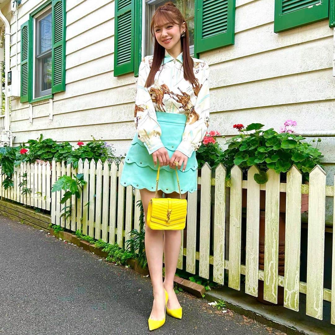 金山睦のインスタグラム：「久しぶりのコーデ投稿😚 春に着てたお洋服だから、もうこの時期は違うか、、😂 #fashionstyle #fashionlover」
