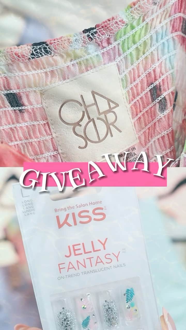 チェイサーのインスタグラム：「GETAWAY GIVEAWAY! ☀️🏝️ We are giving away a bundle of beauty products + beach-ready clothing to take on your next vacation! One lucky winner will receive a $100 gift card to shop all KISS sites as well as a $100 gift card to shop Chaser Brand clothing!   Rules: 1. FOLLOW us ( @beautifydottips , @chaserbrand ) 2. LIKE this post on BOTH accounts 3. TAG 2 friends in the comments so that they can enter to win too!  Winner will be notified on July 14th by direct message and has 24 hours to claim the prize. No purchase necessary to enter. Open to US residents, 18+ only. This giveaway is not affiliated with Instagram. #giveaway #giveawayusa #giveawaytime」