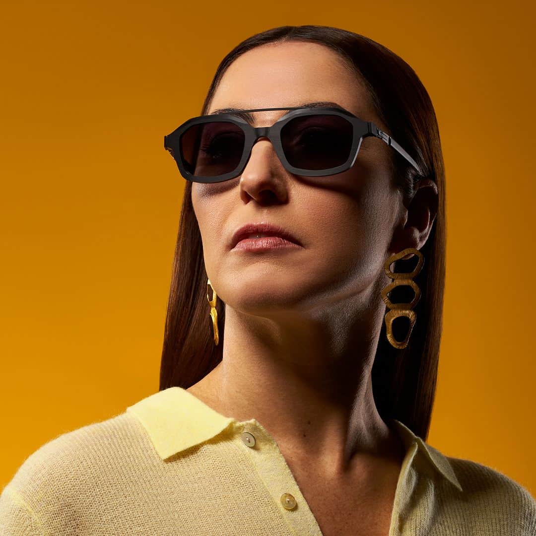 のインスタグラム：「Hey sun worshippers! Get ready for summer with the latest sunglasses collection from ic! berlin. Discover Graham, an elegant oval model 100 % designed and manufactured in Berlin! With three stunning color options for Graham you can shine all summer long. Don't settle for a standard look when you can make a statement with your color choice.  #icberlin #eyewear #madeingermany #icberlinofficial #opticianlife #optician #optical #glasses #glassesfashion #berlin」