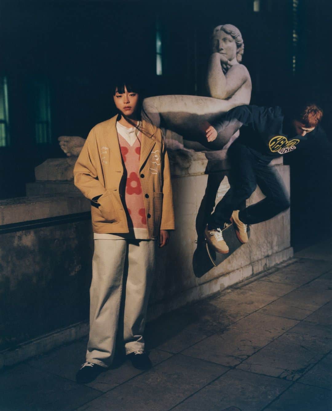 ケンゾーのインスタグラム：「KENZO Pre-Fall 2023 collection by @Nigo: A fusion of retro and urban aesthetics. Witness the captivating contrast as oversized workwear meets contemporary street skating.」