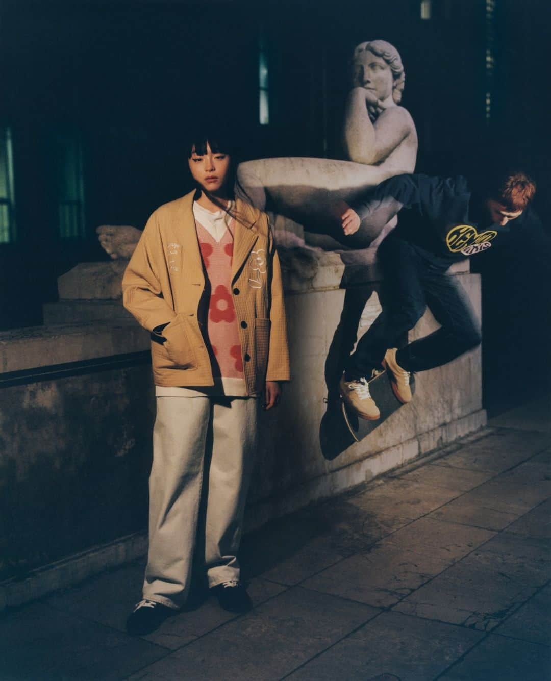 ケンゾーさんのインスタグラム写真 - (ケンゾーInstagram)「KENZO Pre-Fall 2023 collection by @Nigo: A fusion of retro and urban aesthetics. Witness the captivating contrast as oversized workwear meets contemporary street skating.」7月11日 1時03分 - kenzo