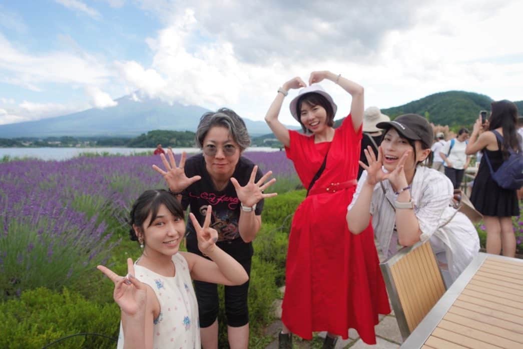 小見川千明のインスタグラム：「念願だったグランピングをしに行きましたയꕤ ⁡ 前回の京都はスケジュールを詰め込み過ぎたので、今回はまったりスケジュール🌷𓐍︎︎◌ ⁡ お昼はカフェでお喋りして、夜はテントでUNOをしたりして過ごしました。 ⁡ 車中泊キャンプしたい欲…… 去年くらいからキャンプの動画ばっかり見ています🏕 ⁡  *⋆꒰ঌ┈┈┈┈┈┈┈┈┈໒꒱⋆*  #写真 #photo  #filmcamera #natural  #smile  #filmphotography #film #フィルムカメラ #anime  #manga #comic #model  #voiceactor #voiceactress #配音演员 #声優 #Japan #kawaii #kawaiigirl #model  #小見川千明  #小千姬 #귀여워 #셀스타그램 #셀카 #여행  #女子旅 #河口湖  #グランピング  ⁡  *⋆꒰ঌ┈┈┈┈┈┈┈┈┈໒꒱⋆*」