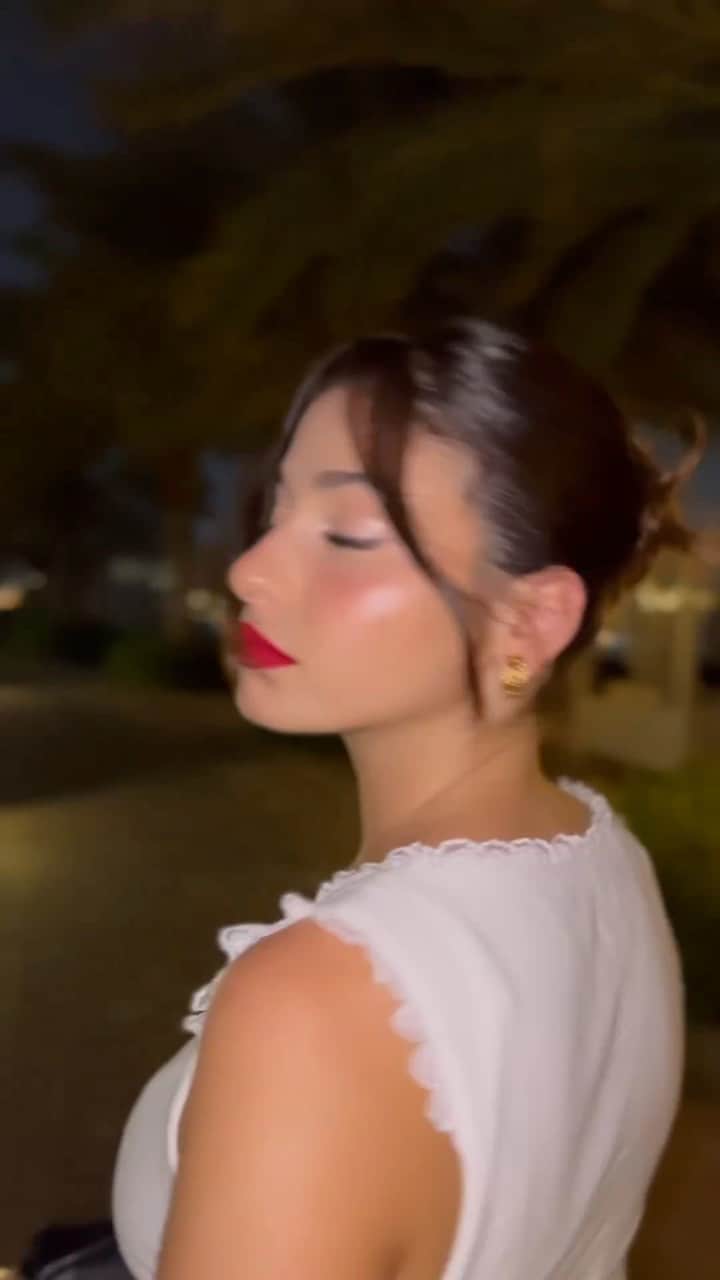 ユスラ・マルディニのインスタグラム：「🌶️」