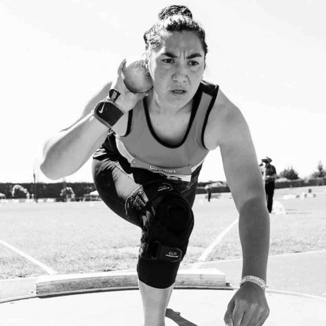 バレリー・アダムスさんのインスタグラム写真 - (バレリー・アダムスInstagram)「🔥✨World Champion ✨🔥  And new Championship record for @lisaadamsx 🌎👊🏾  Congratulations sister 💥 so proud of you.    📸 @alishalovrich」7月11日 3時08分 - valerieadams84