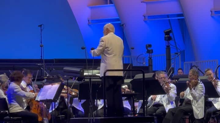 ジェリー・ライアンのインスタグラム：「Great night with great friends seeing the legendary John Williams at @hollywoodbowl ❤️」