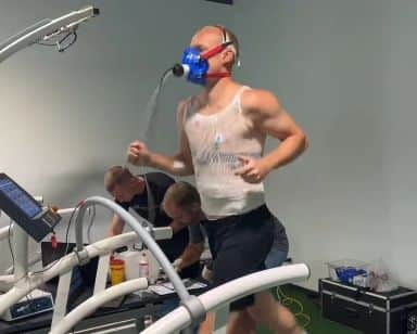 セバスティアン・ローデのインスタグラム：「Es geht wieder los! 💪 #SGE @eintrachtfrankfurt」