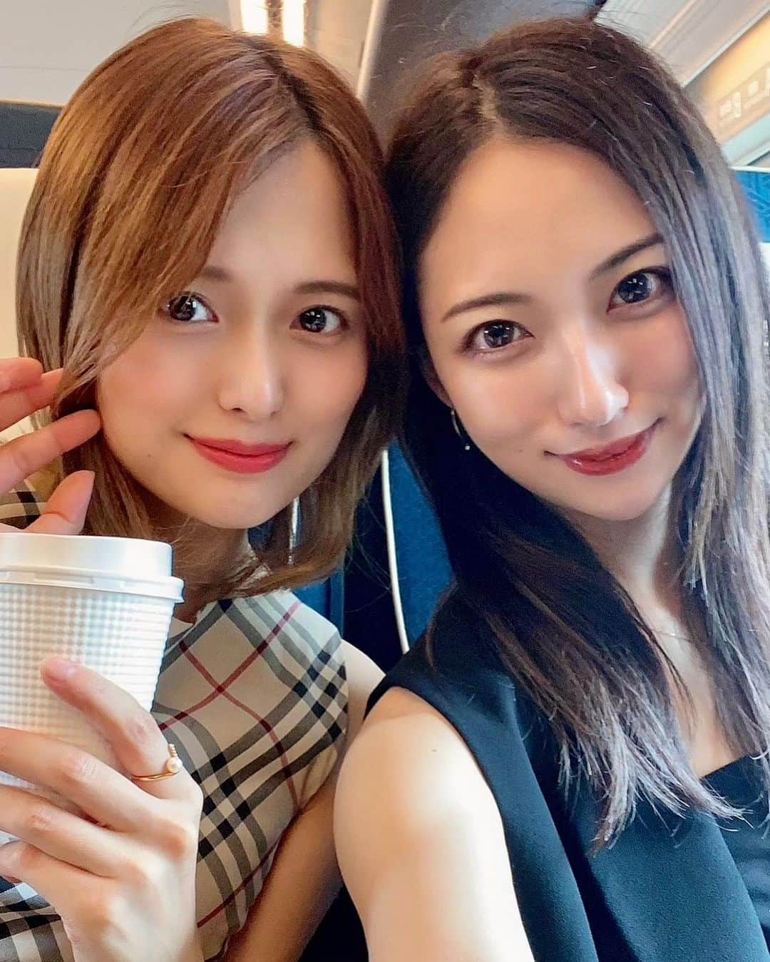 苅谷なつみさんのインスタグラム写真 - (苅谷なつみInstagram)「1泊2日の演奏旅行 in 軽井沢🧳♫  お天気や風、空気が醸し出す軽井沢の魅力に触れて演奏できて楽しい経験でした✨  私はとにかく北陸新幹線あさまのシートにうっとり💎 いい経験させてもらえてありがとうございました🙏  #軽井沢 #ホテルコリント #演奏旅行 #北陸新幹線あさま #あさま」7月11日 18時00分 - natsumi_kariya