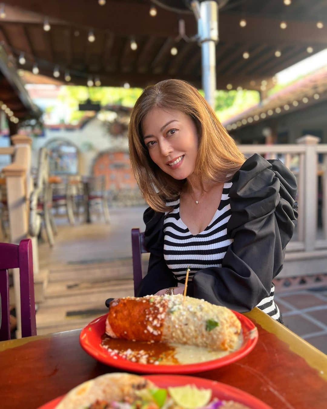武田久美子のインスタグラム：「. San Diego のold townにて 1 pound もあるブリトー🌯をちょっとだけ食べました^_^💜  #mexicanfood #burrito」