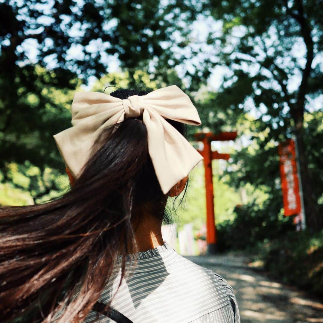 歌田初夏さんのインスタグラム写真 - (歌田初夏Instagram)「7/8で21歳になりました✌️  たくさんのお祝いのお言葉をいただけて幸せです😌🌸  大人ですねぇ、、  21歳の一年も感謝を忘れずに、楽しんで、努力を忘れず突き進んでいきます🤛  #歌田初夏　#21歳　#生誕祭　#太宰府　#福岡　#ポニーテール　#可愛い　#ワンピース　#可愛い　#リボン　#可愛い」7月11日 14時12分 - utahatsu78