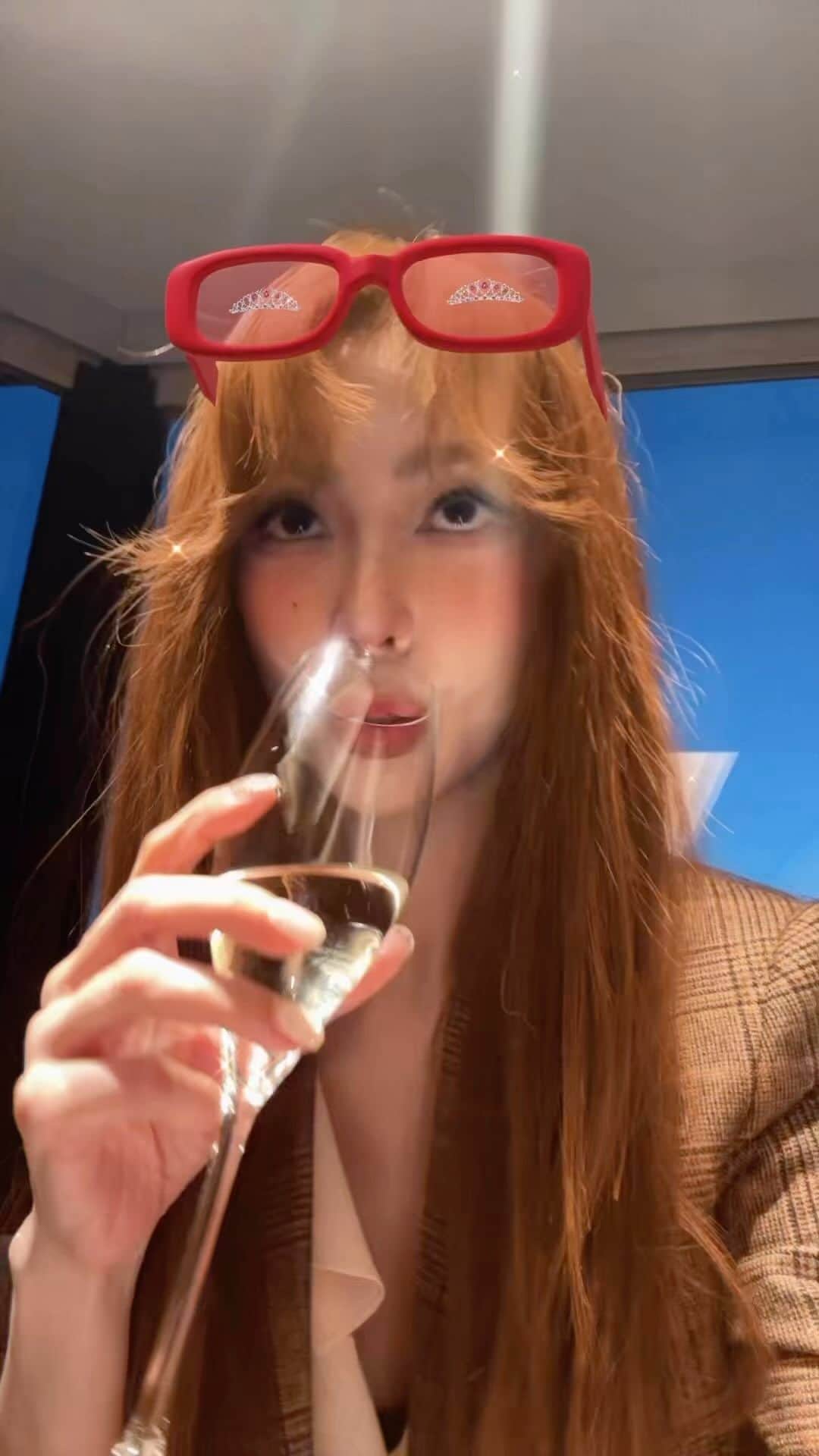 フィオナ・シットのインスタグラム：「cheers」