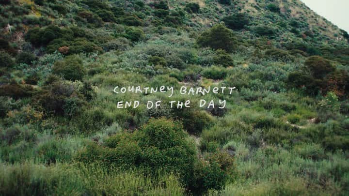 コートニー・バーネットのインスタグラム：「My new record End Of The Day (music from the film Anonymous Club) will be released on 8th September! This is an instrumental album comprised of 17 improvisations in collaboration with Stella Mozgawa. These pieces were originally composed as part of the score to the documentary by Danny Cohen and later re-worked to make a more cohesive album. I have released three tracks today, Start Somewhere, Life Balance and First Slow, which are available to stream now, alongside a visual accompaniment directed by film-maker Claire Vogel.   You can listen to these tracks in full and pre-order the End Of The Day vinyl now at the link above.   This will be the final release of @milkrecords. It has been one of the great honours of my life to be a part of this incredible community and to work alongside so many amazing artists. Thank you to every single person who has been part of this journey, it wouldn’t be the same without you. All my love, CB XO」