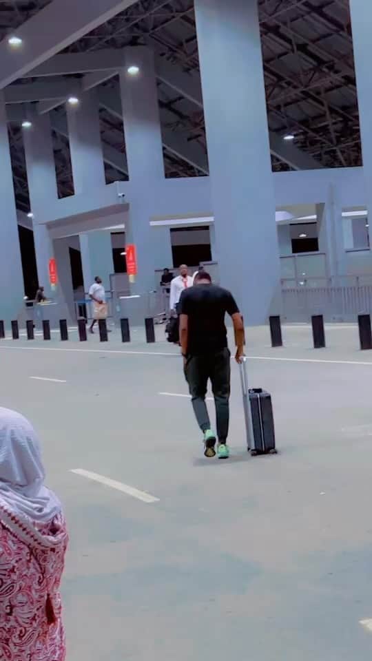 アーメド・ムサのインスタグラム：「🛫👏🤙」
