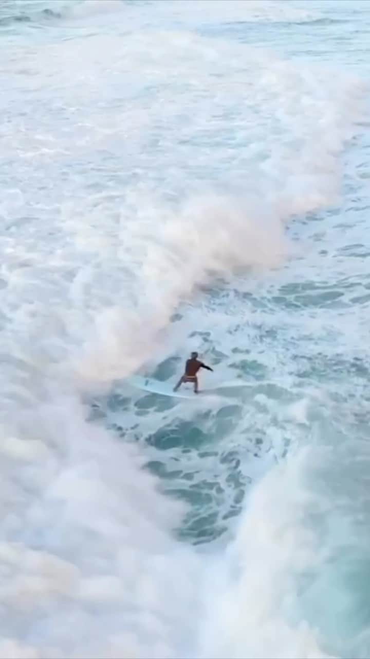 ジェイミー・オブライエンのインスタグラム：「Surfing the wrong way! 🏄‍♂️💦 @jamieobriensurfexperience」