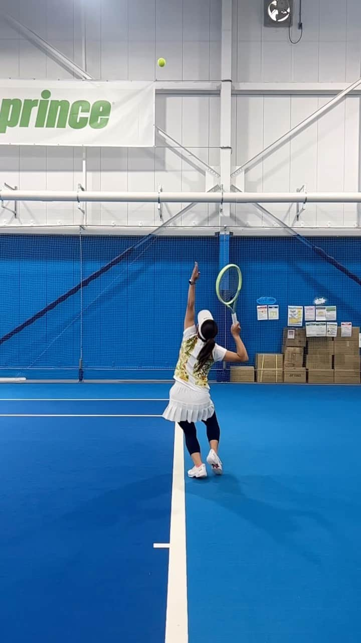 宇野真彩のインスタグラム：「Serve slow motion🎾」