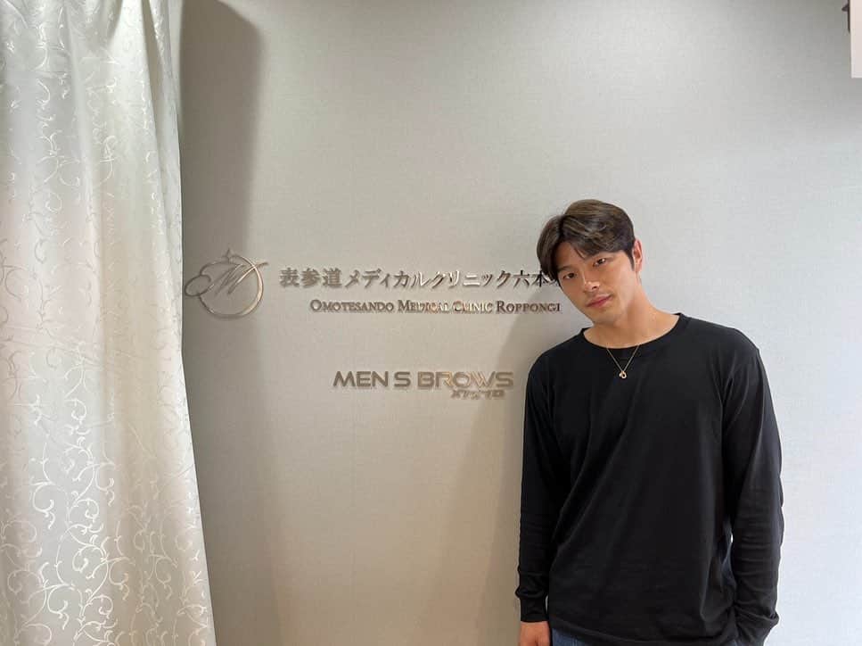 湊祥希のインスタグラム：「久しぶりに脱毛行って来ましたー！やっぱツルツルが1番だ！笑  いつもありがとうございます！  担当者：八須賀ナース @omc_hachisuka   施術名 医療脱毛：全身脱毛  〜APP DLお友達紹介キャンペーン〜 フォロワーさんにお得なお知らせです！ ご来院の際に、私の会員番号【2004666908746】をお伝えすれば、当日使用できる『3,000円分』のポイントをプレゼントしてくれるそうです！  友人紹介制度の詳細は公式アカウントのハイライトや投稿から確認してね↓ @motesando_medical_clinic  表参道メディカルクリニックアカウント：@omotesando_medical_clinic  表参道メディカルクリニックメンズアカウント： @omc_clinic_mens   来院クリニック： @omc_clinic_mensroppongi  担当者： @omc_hachisuka  #表参道メディカルクリニック #表参道メディカルクリニックメンズ #医療脱毛#脱毛#サンダーmt」